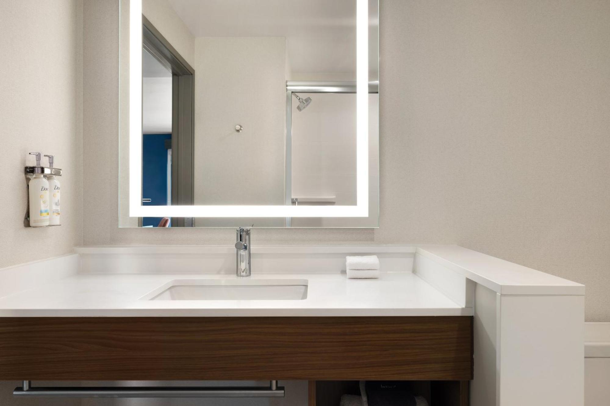 Holiday Inn Express Cape Canaveral By Ihg Esterno foto