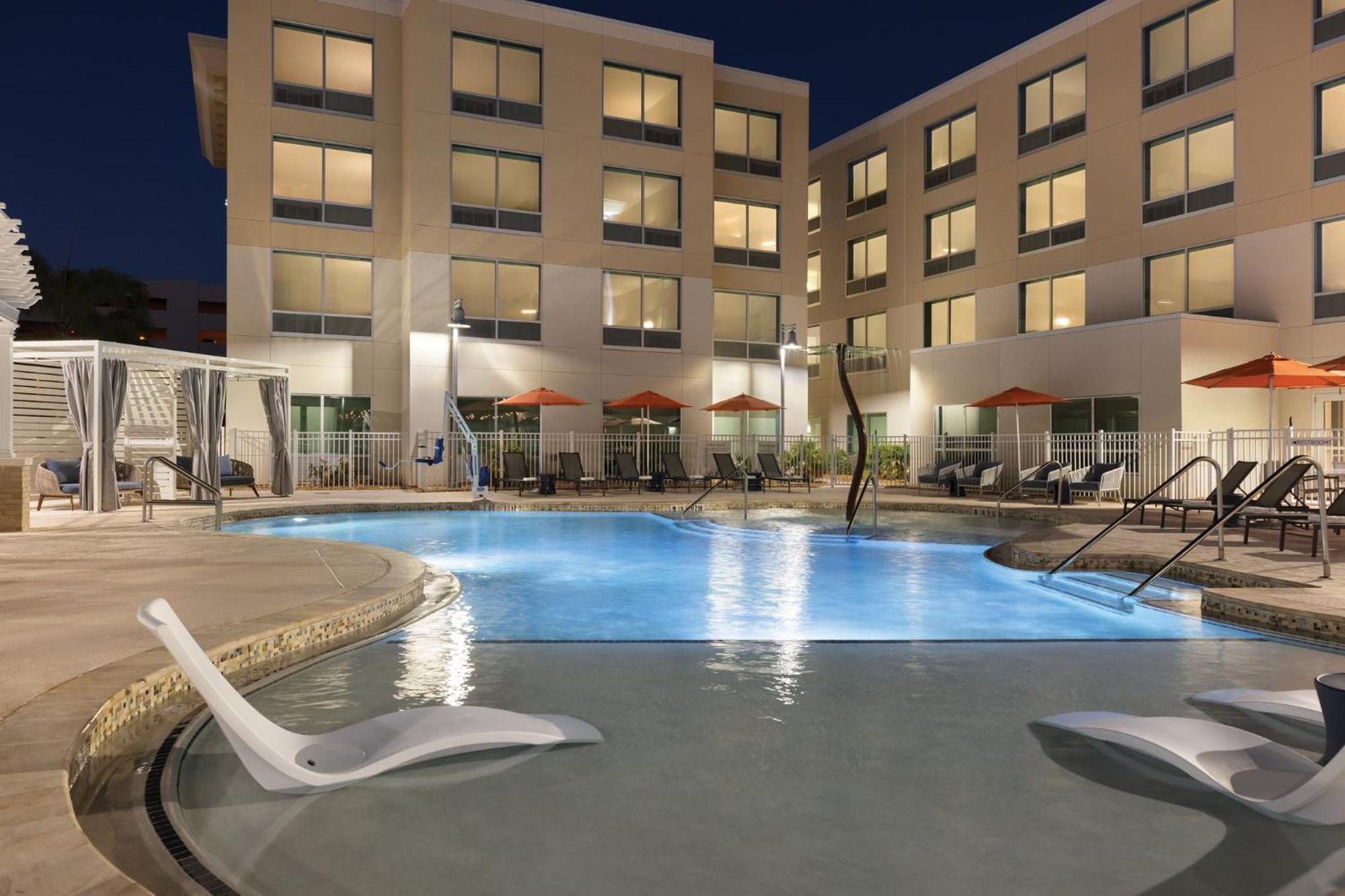 Holiday Inn Express Cape Canaveral By Ihg Esterno foto