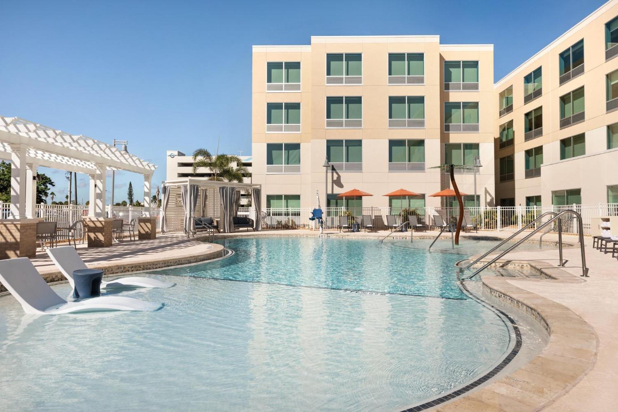 Holiday Inn Express Cape Canaveral By Ihg Esterno foto